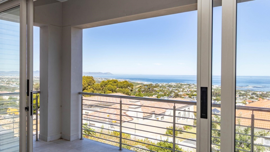 4 Bedroom Property for Sale in Berghof Western Cape